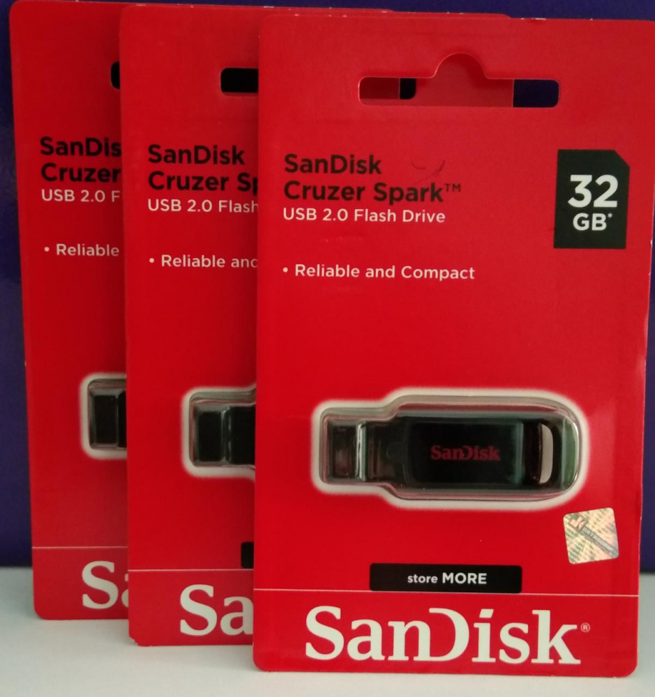 FLASDISK  SANDISK 32 GB Z600 Cruzer Spark